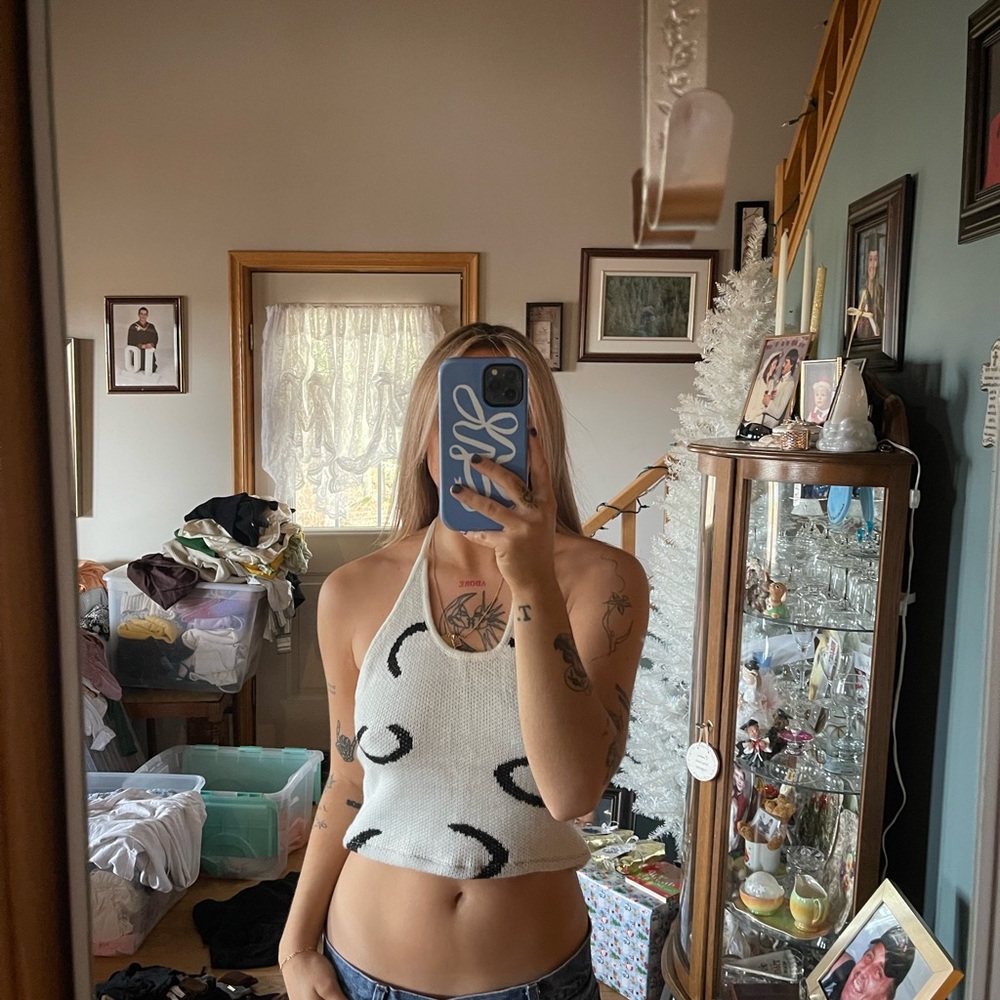 Source Unknown White and Black Crescent Tank Top
